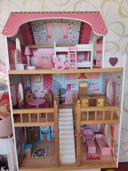Дървена Къща за кукли