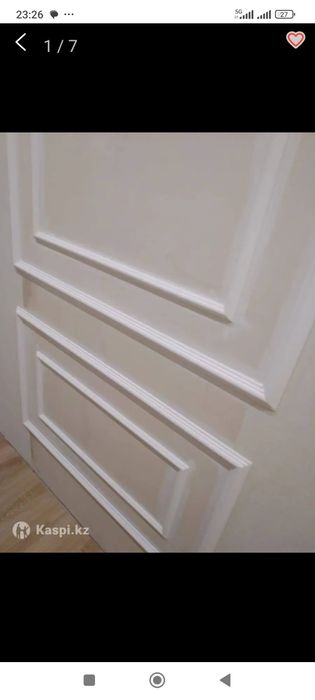 Клеим обой молдинги и шпаклёвка