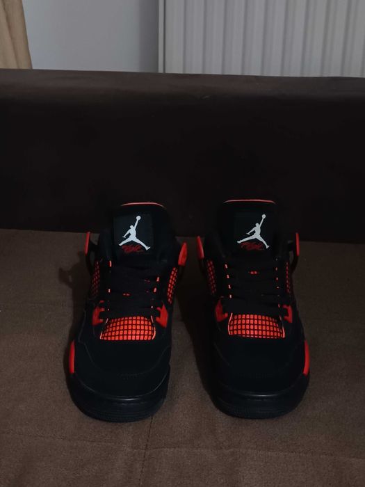 Jordan 4 Retro "Red Thunder"