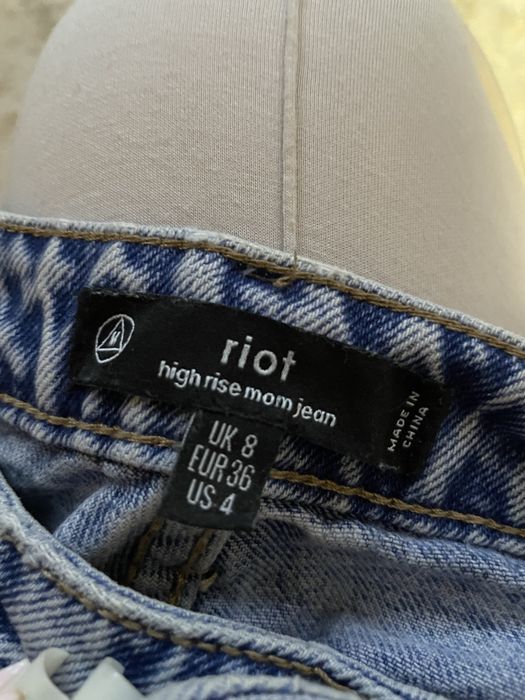 Blugi rupti cu talie inalta marimea S