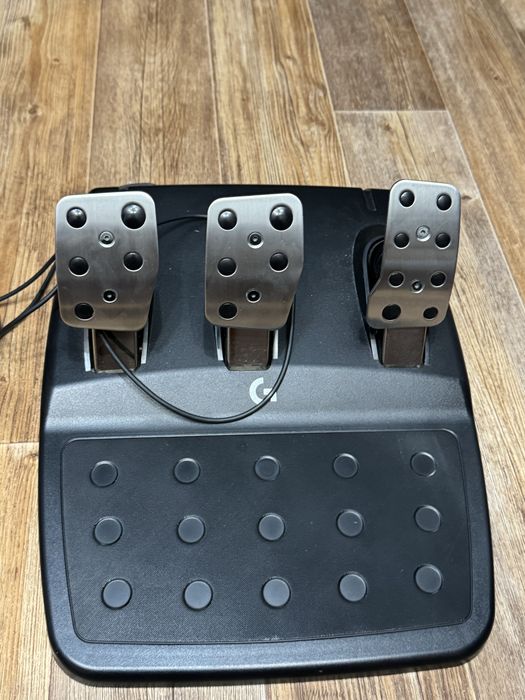 Игровой руль G923