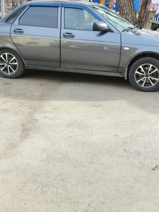 Продаю приору 2013г