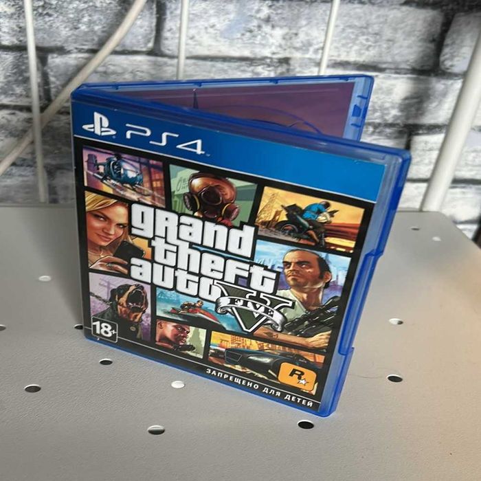 Продается диск с игрой GTA V PS4