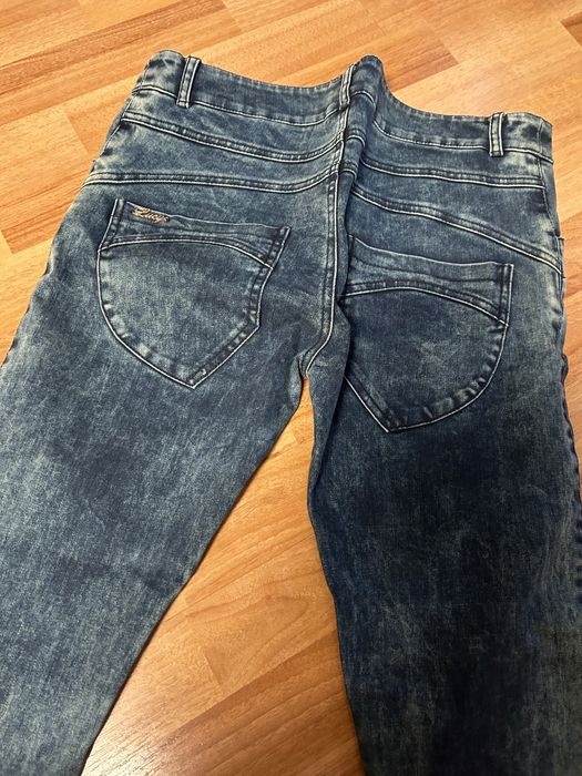 Дънки Lucy нови