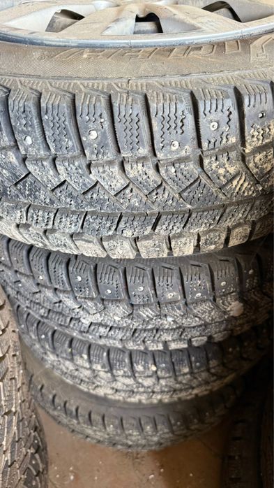 Продам шипы в комплекте все
