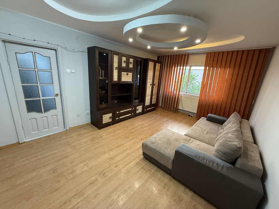 Chirie Apartament 3 camere Onesti