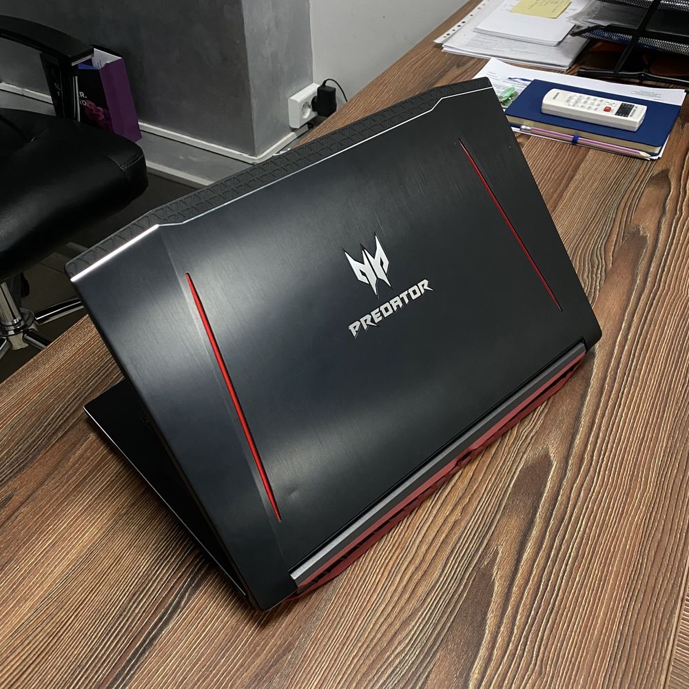 Acer predator helios 300 i7