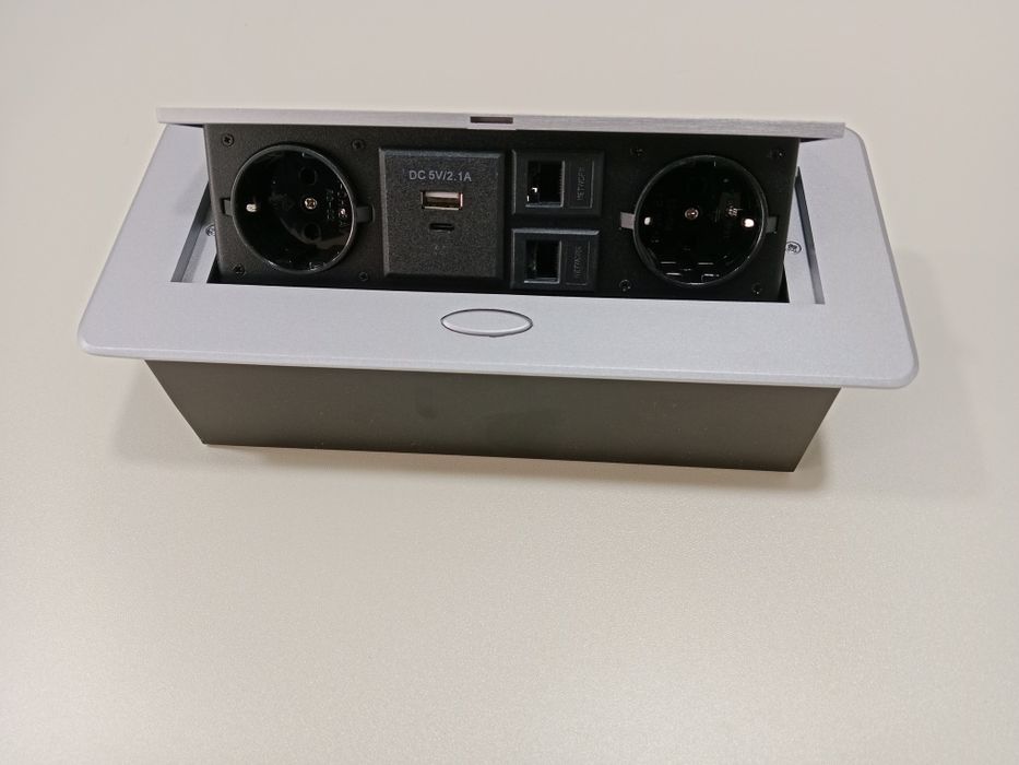 Розетка настольная Розетка наполная