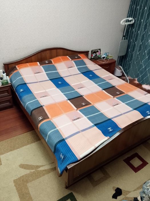 Продается спальный гарнитур