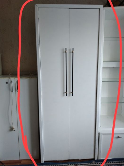 Продам шкаф плательный