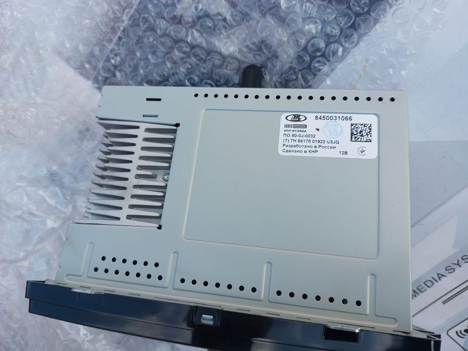 Магнитола заводская Lada vesta.