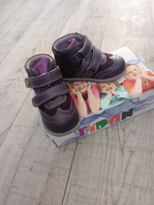 Продам ботинки (ортопеды)