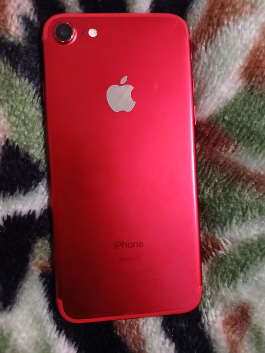 Айфон 7 продаю .