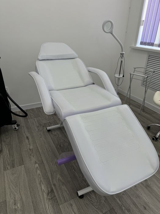 Продам кушетку для мастеров