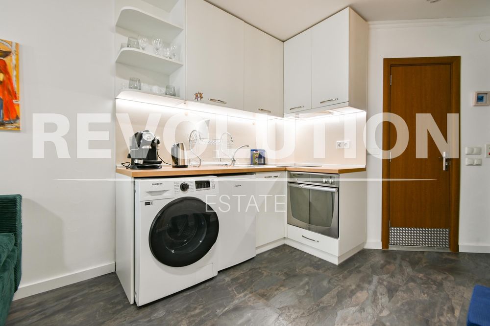 Дава се под наем Едностаен апартамент в София, Център - 35 кв.м за 600 € - Снимка #2