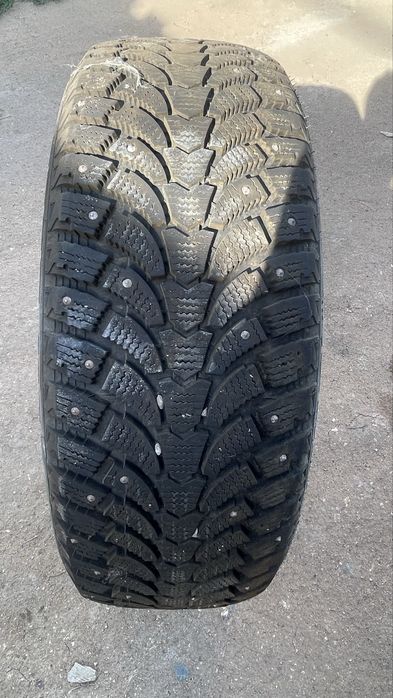 Продам комплект зимних шин 215/55р17
