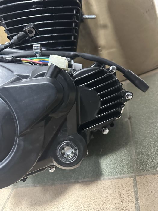 Двигатель мотоцикла 200 куб с бал.валом