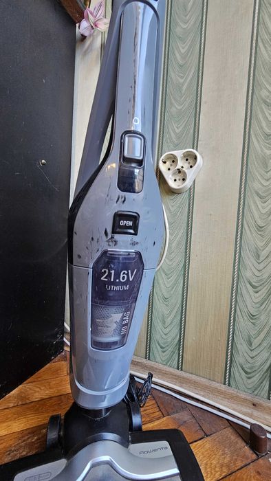 Вертикална безжична прахосмукачка Rowenta Dual Force 2 in 1