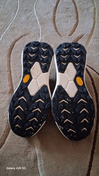 Hoka 40 2/3 din piele