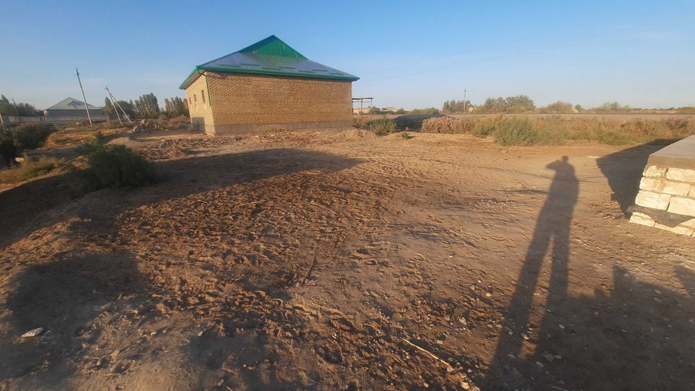 Jer plan satiladi abxadnoy joldin boyinda