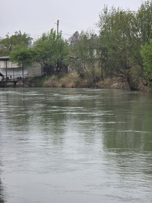 Продаётся участок 13 соток у реки ЗАХ.