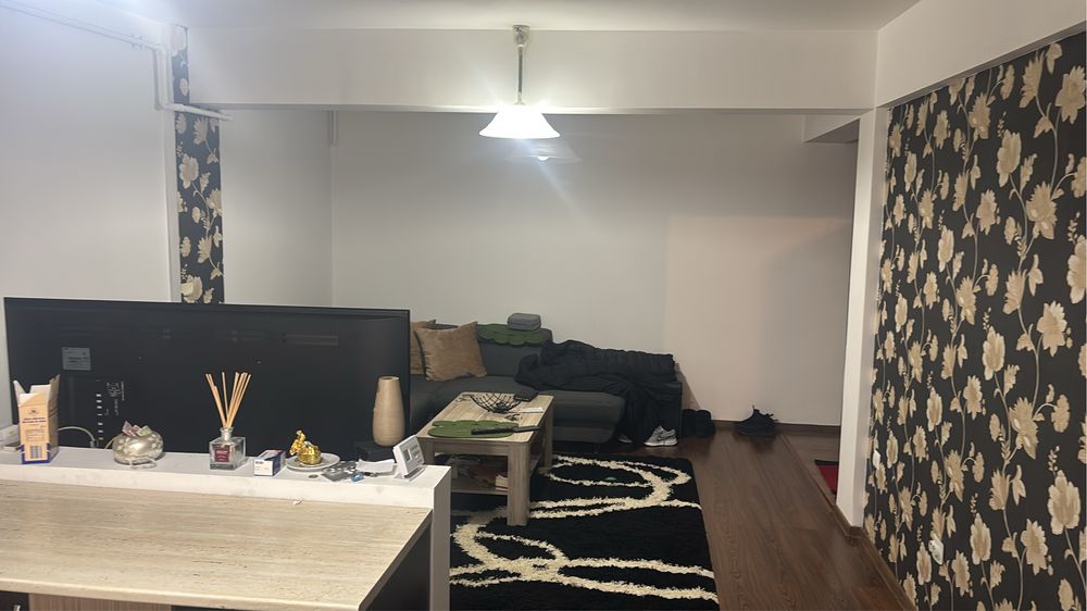 Vind apartament situat in Floresti str prof ioan rus 4