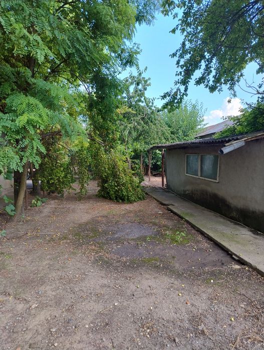 De vânzare casa bătrânească in comuna Grădiștea jud Călărași teren de 1000m