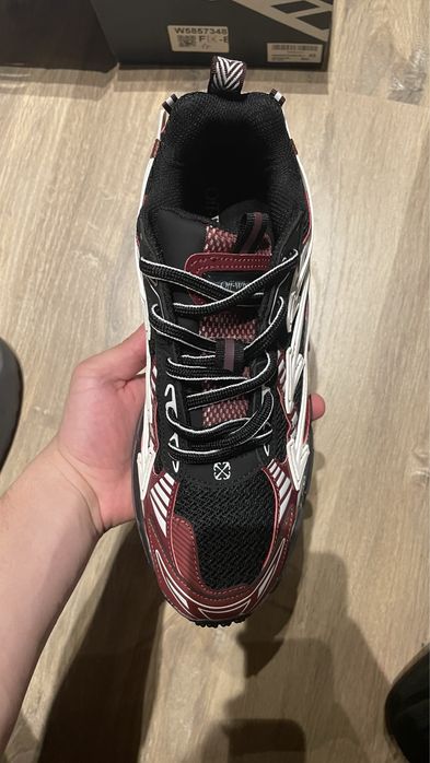 Off-White Be Right Back