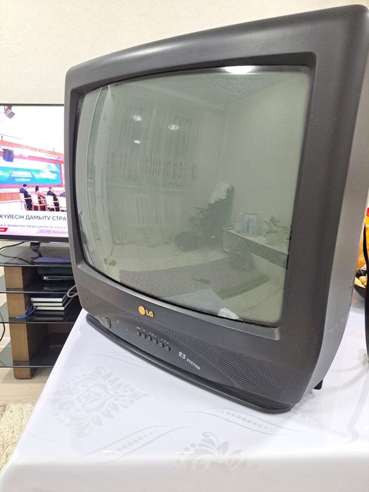 Телевизор LG отличном состоянии оригинал.