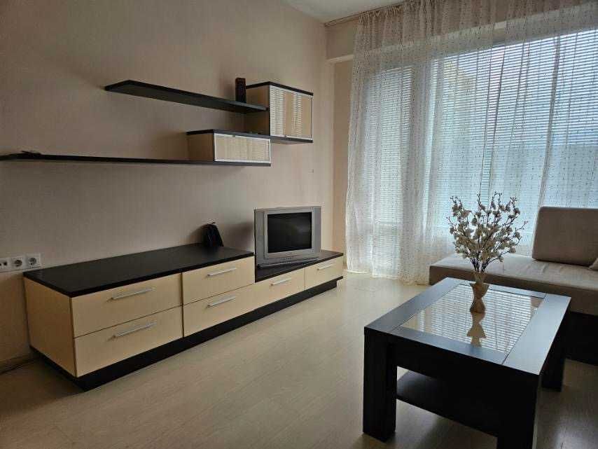 Дава се под наем Едностаен апартамент в София, Център - 46 кв.м за 450 € - Снимка #1