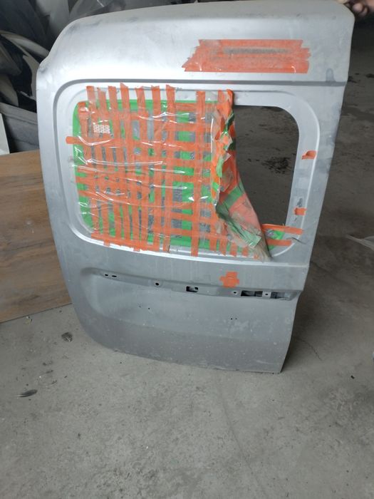 Дверь Ларгус задняя