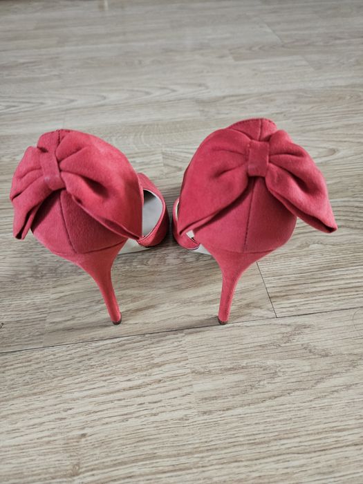 Pantofi 36, o singura purtare