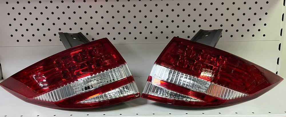 Задние фонари TOYOTA Estima 06-08 ACR50 новые, оригинал