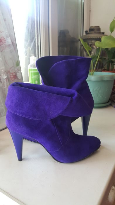 Продам бутильоны.натуральная замш.цена 15тыс