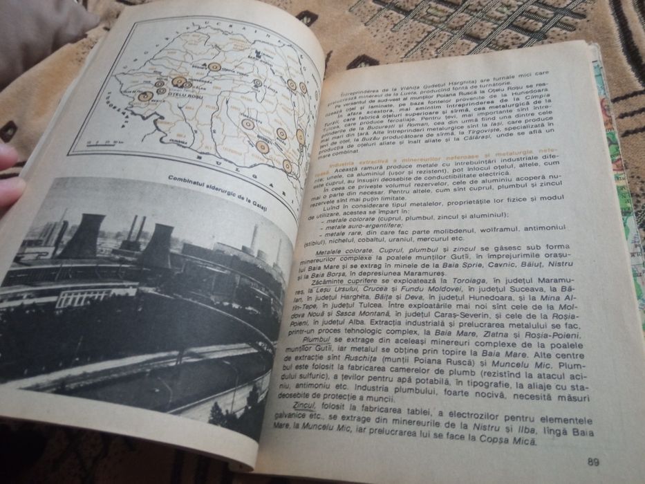 Vând Manual vechi de Geografie din 1994. Raritate