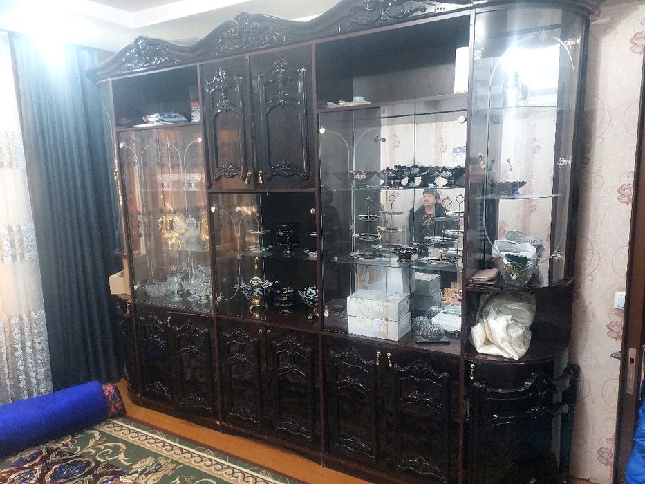 Стенка сотилади срочно