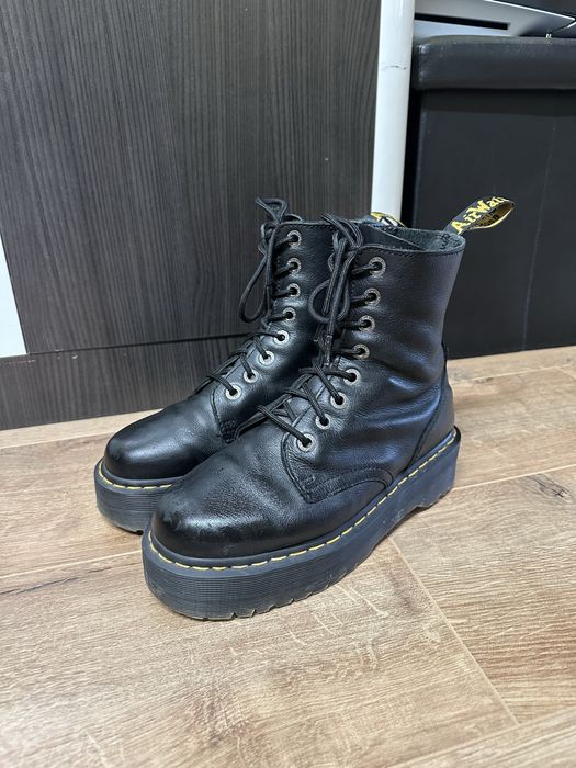 Dr. Martens Jadon