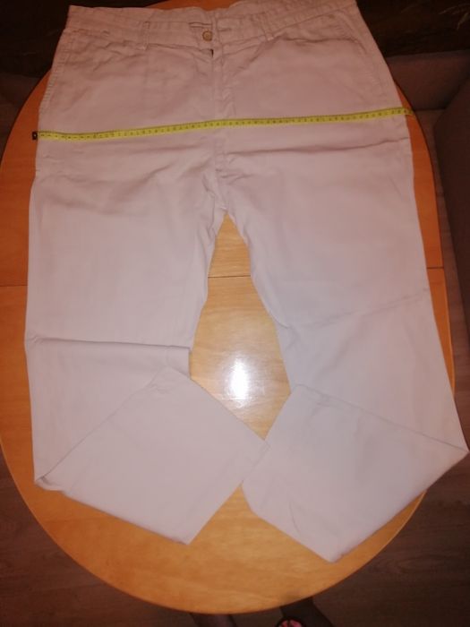 Продавам мъжки панталони, дънки. Дълги и къси.