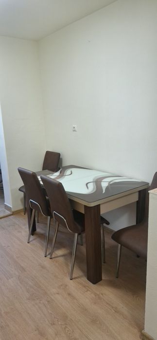 Închiriez apartament cu două camere