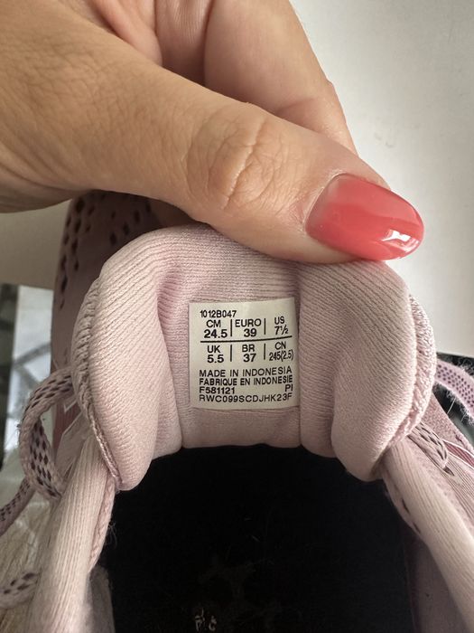 Asics маратонки 39 номер