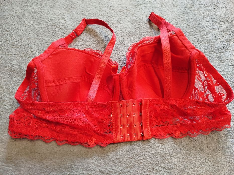 Дантелен сутиен-105