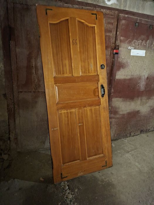 Дверь  входной продам