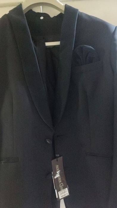 Мужские костюмы новые