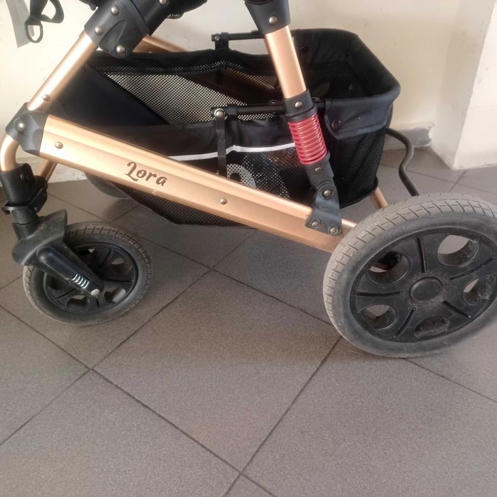 Продавам комбинирана количка 2 в 1.