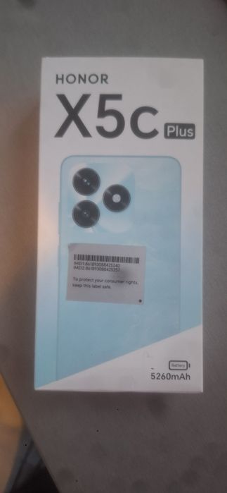 Релефон Honor чисто нов