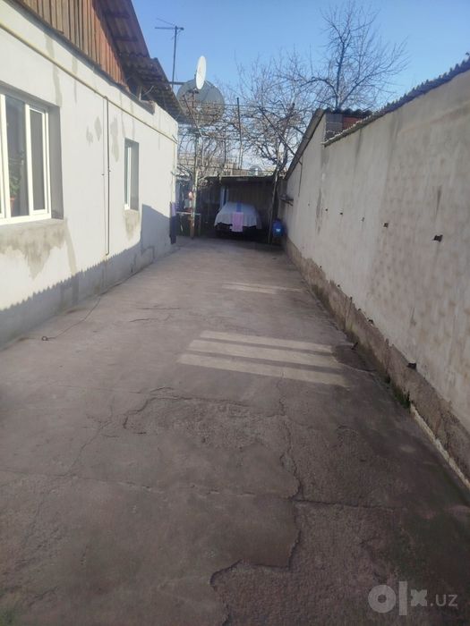 Кўк еракда ховли уй сотилади!