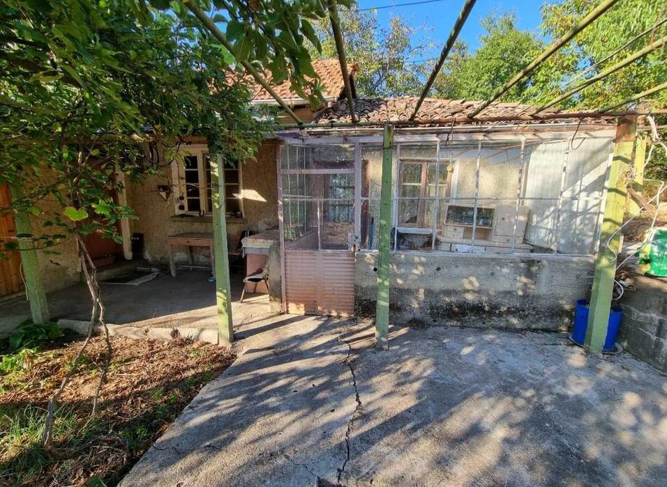 Продава се Къща в с. Горски долен Тръмбеш, Област Велико Търново - 90 кв.м за 182 €/кв.м - Снимка #1