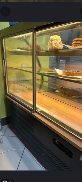 Ветринный холодильник для выпечки