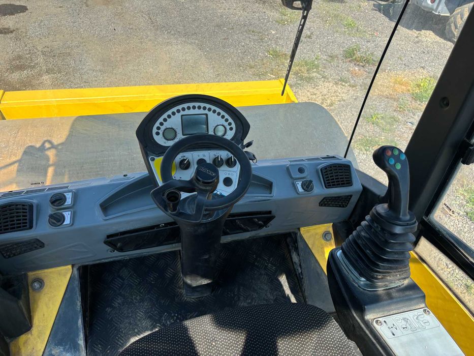 Cilindru compactor terasamente BOMAG BW 212 D-5, 12 tone, 2015