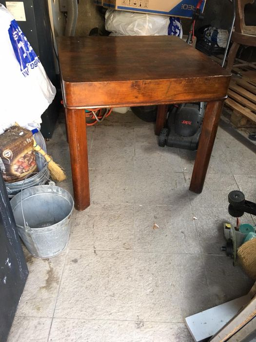 Ретро дървена маса